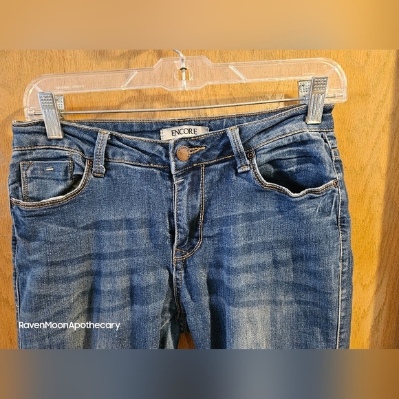 Encore Jeans Juniors7 Jeans - Picture 2 of 10